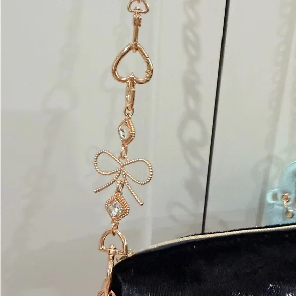 Dior Beauty Crossbody, Novelty CD Strap, Mini Lady Dior Bag Charm - NIB/Gift Bag - Picture 5 of 16